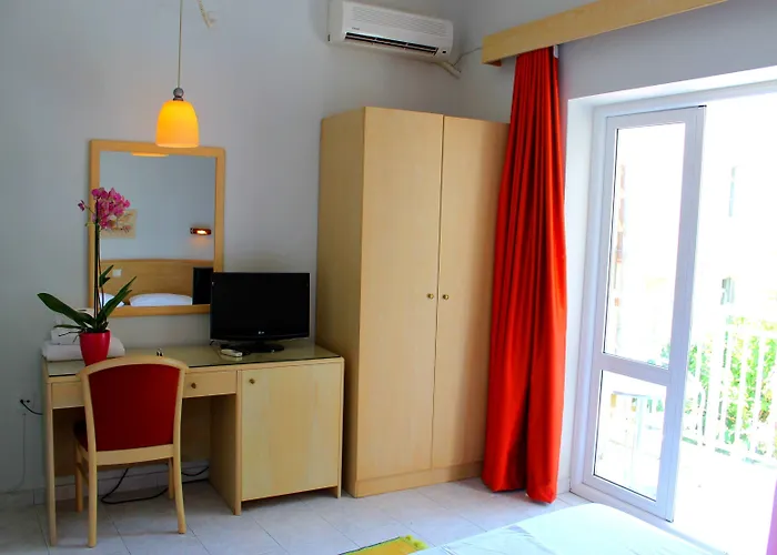 Ξενοδοχείο Savoy 2*